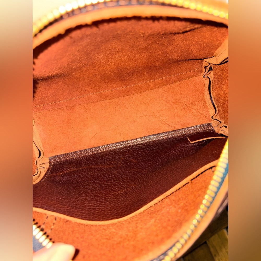 LIKE NEW Premium Portland Leather Small Sloan - Coldbrew Pebbled + Bonus Charm - Picture 11 of 16